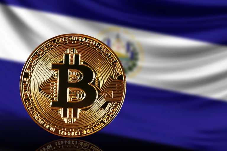 تحتفل السلفادور بيوم الجمعة السوداء وتشتري 100 بيتكوين بخصم 20٪