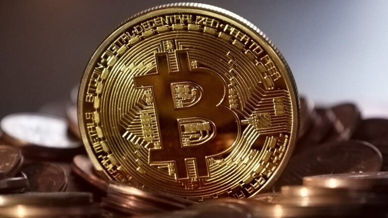 توقع سعر البيتكوين مع انخفاضه إلى 30،000 دولار - هل سينخفض إلى 20،000 دولار بعد ذلك؟