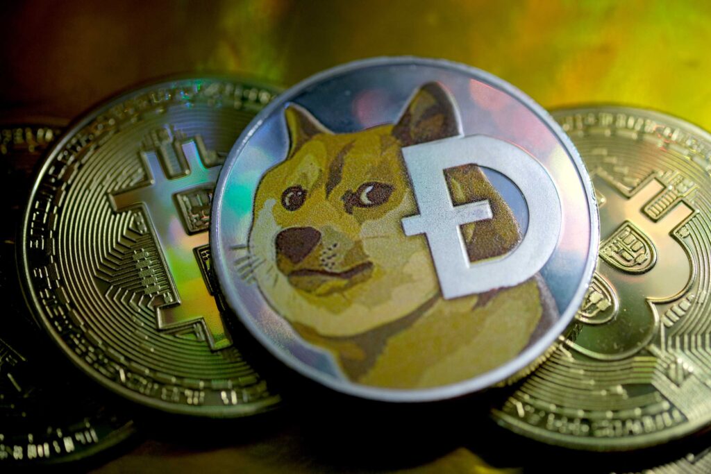 هل يمكن لسعر دوغكوين أن يرتفع بنسبة 800% مع دخولها إلى منطقة الشراء؟! 