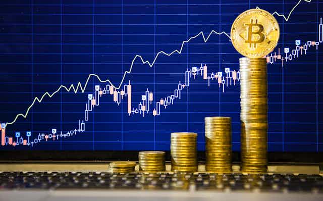 أهم 3 أسباب لارتفاع سعر البيتكوين إلى أعلى مستوى تاريخي جديد