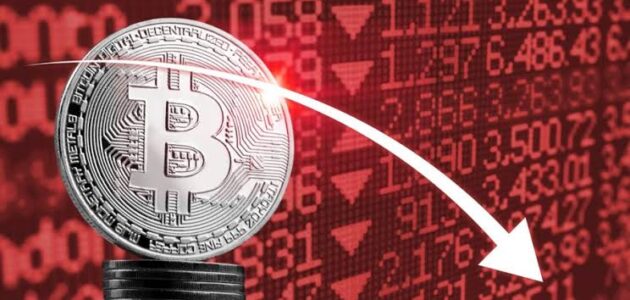 يدخل البيتكوين منطقة الخطر | هل سيتكرر التاريخ مع انخفاض بنسبة 50%؟