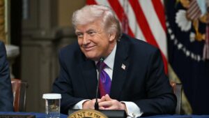 استعداد ترامب لإنهاء الحرب الأمريكية الإيرانية واستقرار سعر البيتكوين 