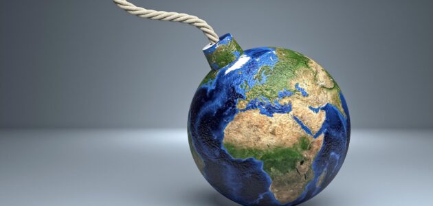 هل الحرب العالمية الثالثة قريبة؟ انخفاض سعر البيتكوين مع توقعات شن هجوم ضد إيران